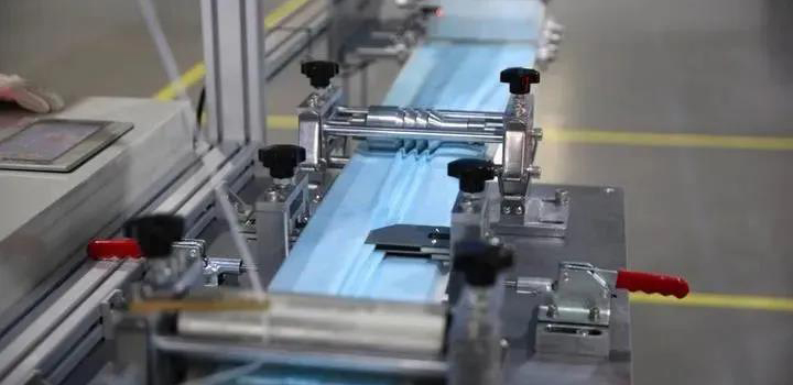 是跨界演繹，還是實力展現(xiàn)？利歐宣布口罩生產(chǎn)線投產(chǎn)，日產(chǎn)能100萬只